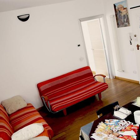 B&B La Luna Dal Borgo Ези Экстерьер фото