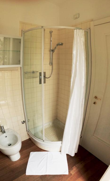 B&B La Luna Dal Borgo Ези Экстерьер фото